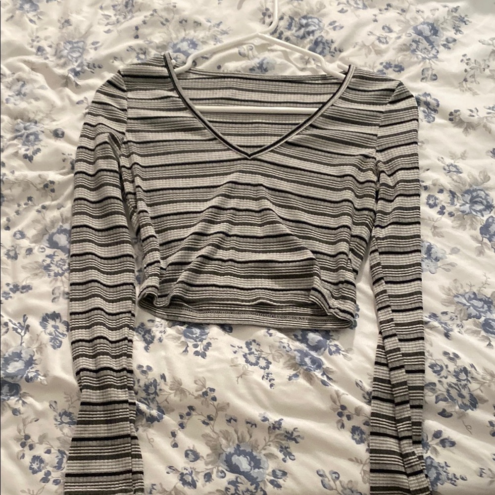 Striped V-Neck Long Sleeve Top